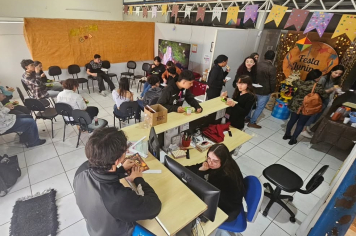 Jovens assistidos pela Casa do Adolescente participam de Festa Junina