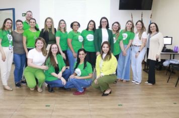Equipes da Saúde e Educação Municipal participam de atualização com médica especialista 