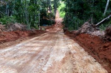 ESTRADA DE ACESSO AO BAIRRO RIBEIRÃO CLARO ESTÁ COMPLETAMENTE REFORMADA