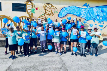 Prefeitura realiza caminhada Abril Azul com idosos da Melhor Idade do Cras Vila Nova e participantes da Secretaria de Esportes