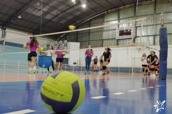 Seletiva de Voleibol Feminino movimenta o Ginásio CCE 