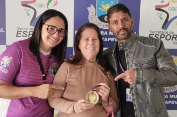 Atleta itapevense que conquistou medalha de ouro é recebida na Secretaria de Esportes