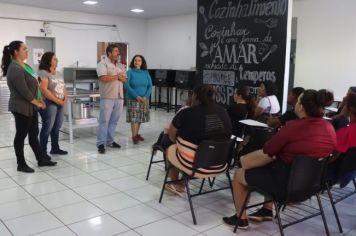 Assistidos pelo Programa Prospera Família participam de curso de culinária e confeitaria