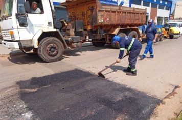 Operação Tapa-Buraco segue recuperando o asfalto de Itapeva