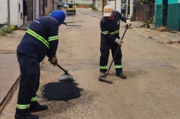 Operação Tapa-Buraco é realizada na cidade