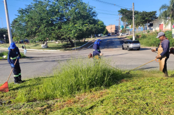  Prefeitura realiza roçada na Avenida Higino Marques e bairro São Camilo