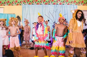 Apresentação teatral marca a abertura das festividades