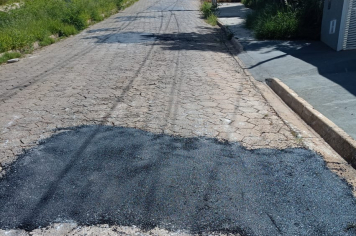 Secretaria Municipal de Administrações Regionais realiza os serviços de operação tapa-buraco na Avenida Europa