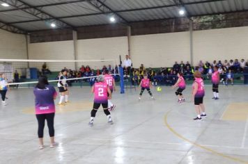 Vôlei adaptado feminino de Itapeva participa dos Jogos da Melhor Idade