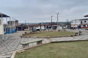 Prefeitura de Itapeva avança com serviços de zeladoria na praça do CRAS Vila Nova e no entorno da UBS São Camilo