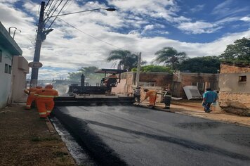 Secretaria de Obras inicia o recapeamento de ruas em três bairros da cidade