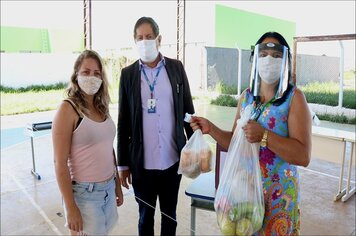 Alunos da Rede Municipal recebem kits de Alimentação Escolar