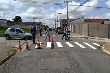 Prefeitura realiza serviços de limpeza e revitalização no entorno das escolas municipais