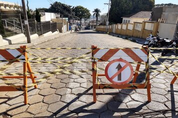 Trecho da Rua Mário Prandini está interditada