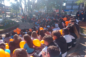 Escola Dom Silvio participa de caminhada pelo combate ao abuso e à exploração sexual