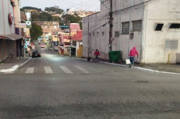 Prefeitura dá continuidade às ações de roçada e pintura de guias