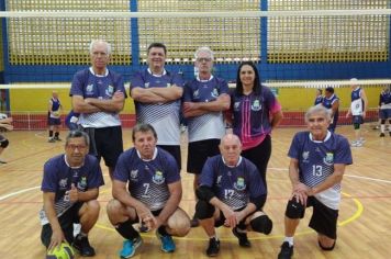 Vôlei adaptado masculino de Itapeva participa dos Jogos da Melhor Idade