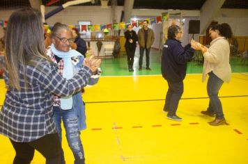 Idosos de Itapeva participam de festa junina pelo fim da violência contra a pessoa idosa 