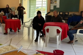 Idosos da Vila Dignidade recebem almoço especial em comemoração ao Dia das Mães em Itapeva
