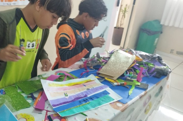 Assistidos pelo BRINCRAS participam de atividade em alusão ao Mês do Orgulho LGBTQIAPN+