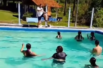 Secretaria de Assistência Social de Itapeva promove aula especial de hidroginástica para jovens