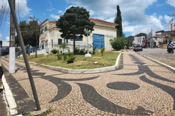 Secretaria de Administrações Regionais realiza os serviços de roçada em praças públicas