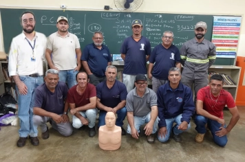 Secretaria Municipal  de Educação realiza capacitação inédita sobre NR-35 e Primeiros Socorros para servidores