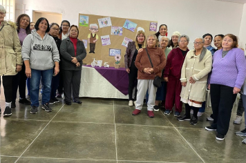 Assistidos pelo CRAS Vila Nova participam de atividade que trabalha com a valorização e a proteção da pessoa Idosa