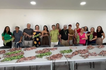 Prefeitura de Itapeva entrega cordões de girassol para pessoas com deficiências ocultas