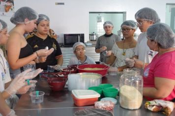 Jovens assistidos pela Casa do Adolescente participam de curso 