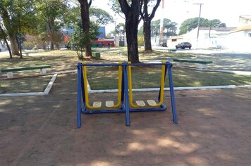 Secretaria de Esportes realiza reparos na academia ao ar livre e troca do playground da Praça do Parque São Jorge