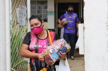 Prefeitura de Itapeva inicia a entrega das cestas natalinas às famílias do CRAS