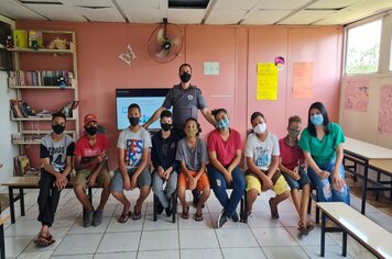 Assistidos pelo CRAS participam de palestra com a Polícia Militar