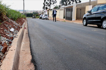 Veja o Vídeo: Prefeitura realiza o asfaltamento da Rua 9 do Jardim Bela Vista