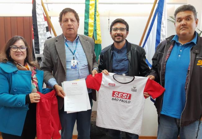 Prefeitura e Sesi firmam convênio com o programa Atleta do Futuro