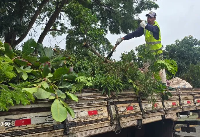 Prefeitura de Itapeva intensifica serviços de zeladoria urbana em escolas e praças do município