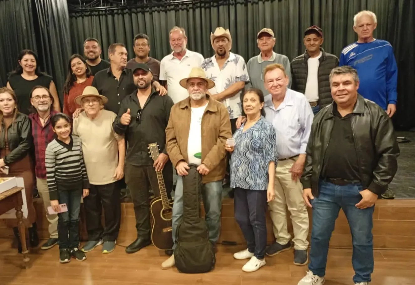 Cultura Sertaneja é celebrada em noite de emoção e tradição no Teatro de Bolso em Itapeva