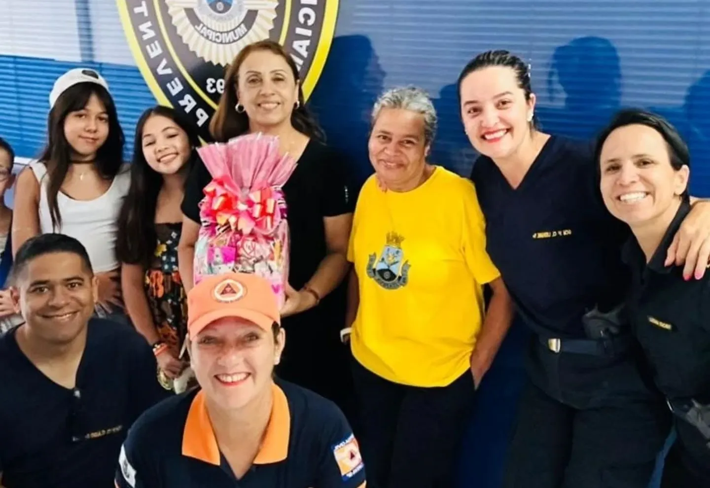 GCM de Itapeva presta homenagem a servidora aposentada