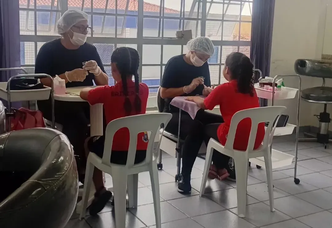 Prefeitura de Itapeva promove Dia de Beleza para crianças e adolescentes do CRAS Vila Nova