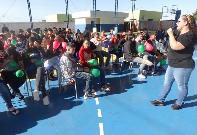 Alunos do bairro Santa Maria participam de ação de conscientização