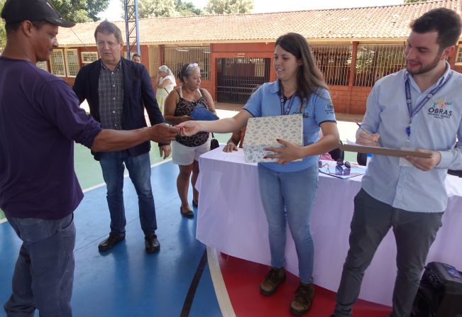 Sorteio é realizado para a entrega das mais de 100 casas do bairro Santa Maria