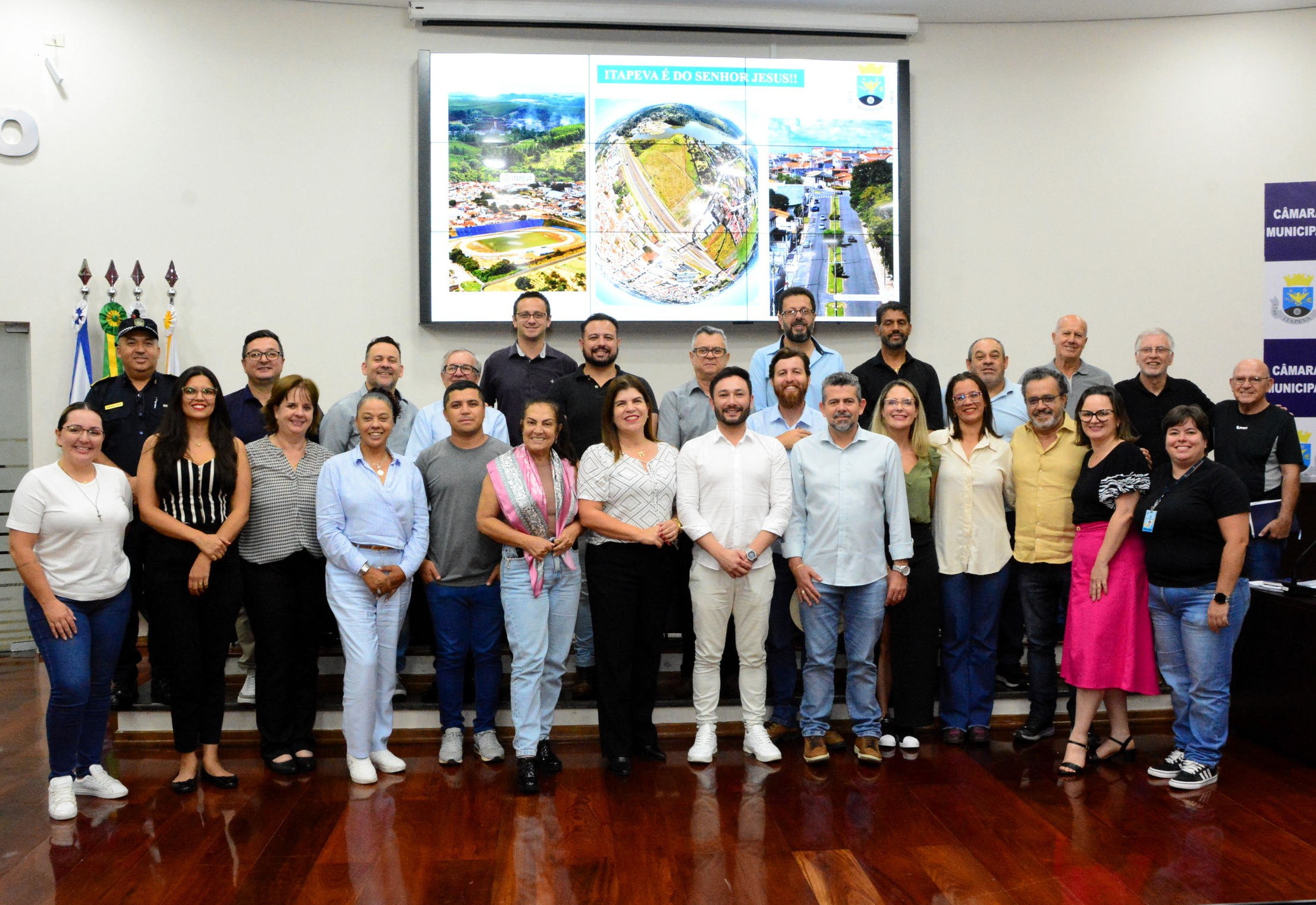  Prefeita Coronel Adriana Duch Machado realiza a apresentação dos 100 primeiros dias de seu governo na Câmara