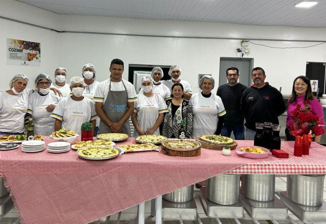 Mais uma turma é formada pela Escola de Gastronomia do Fundo Social