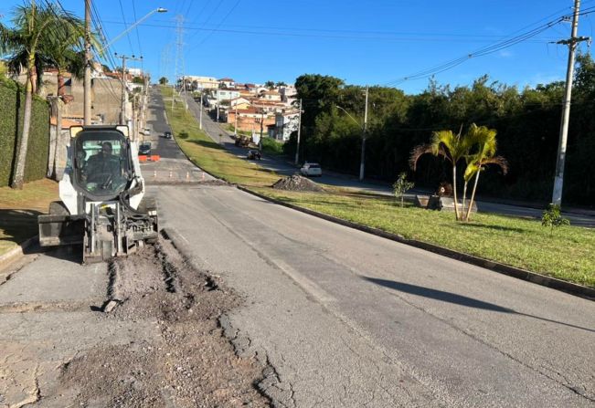 Recapeamento asfáltico na cidade