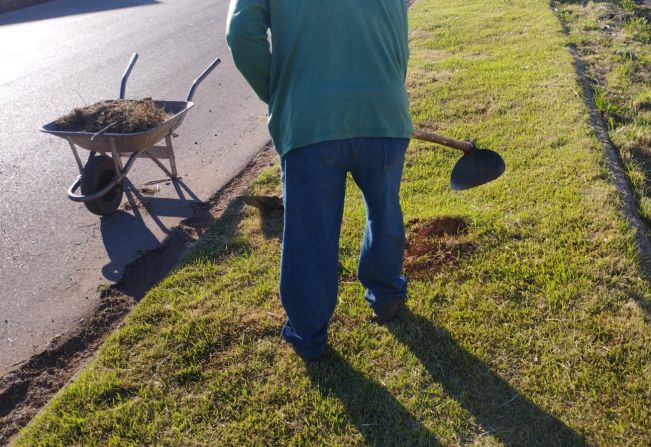 Prefeitura segue com a roçada na cidade
