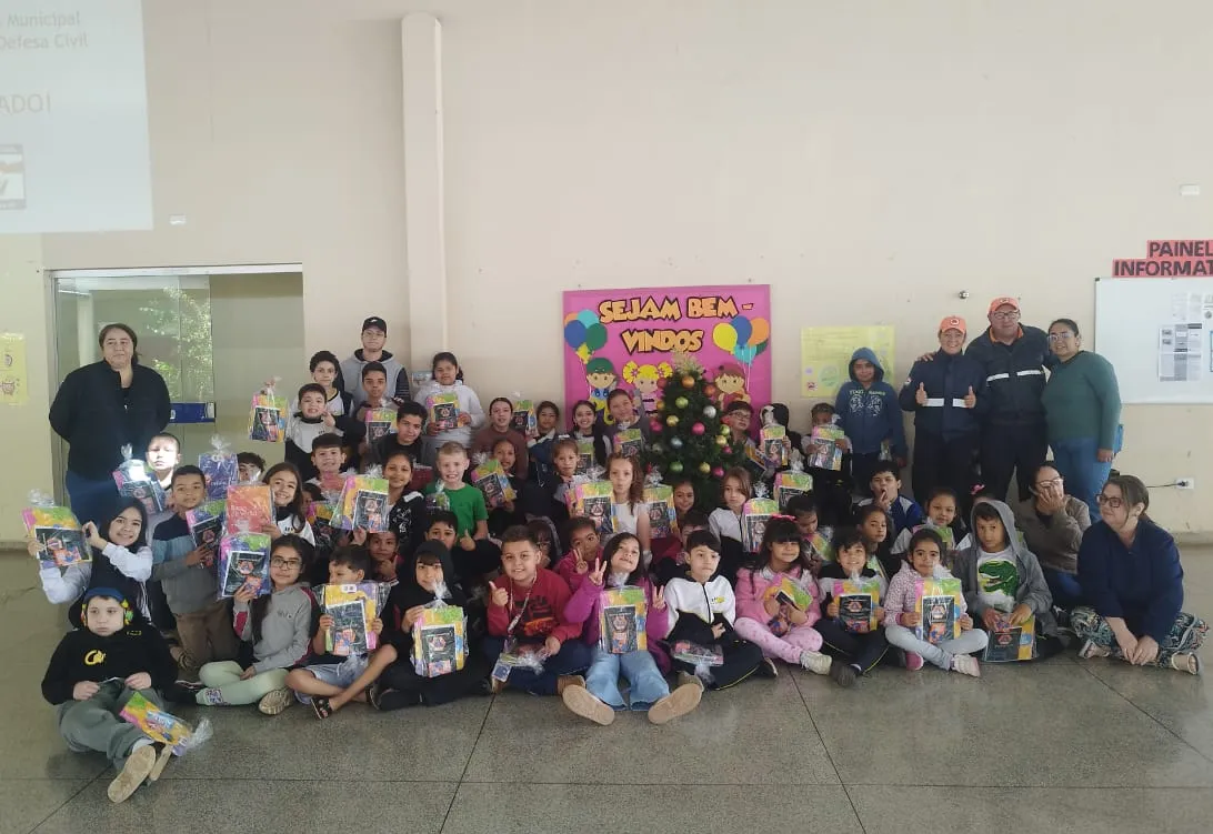 Defesa Civil realiza ação educativa com alunos da E.M. Rubens Fernando, no Jardim Maringá