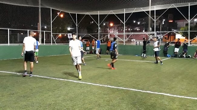 Secretaria de Esportes oferece treinos de futebol para jovens de até 20 anos