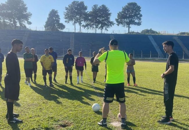  Oficina de Arbitragem de Futebol é Realizada 
