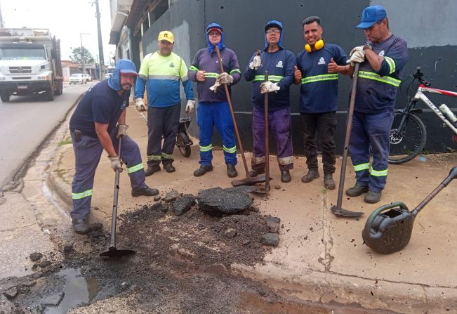 Após fortes chuvas, operação tapa-buraco é intensificada