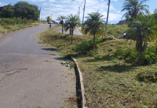 Trabalhos de manutenção urbana acontecem em diversos pontos da cidade